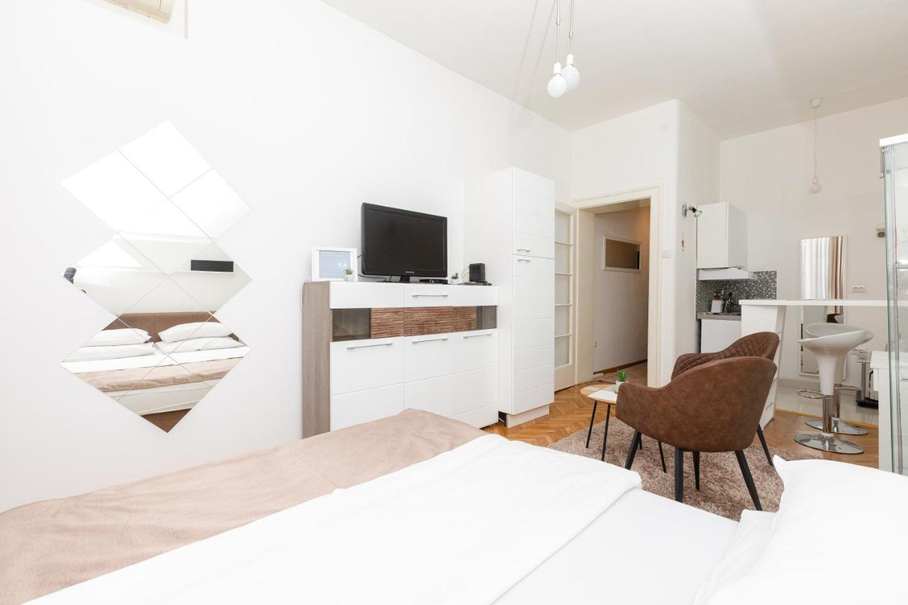 1St Belgrade Apartment Esterno foto
